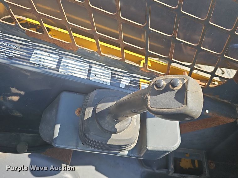 image for item DS4713 2014 John Deere 320E skid steer loader