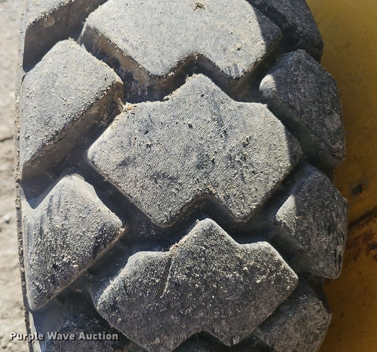 image for item DS4713 2014 John Deere 320E skid steer loader