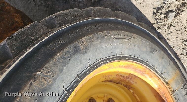 image for item DS4713 2014 John Deere 320E skid steer loader