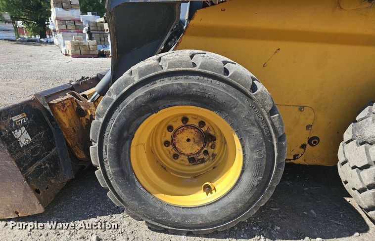 image for item DS4713 2014 John Deere 320E skid steer loader