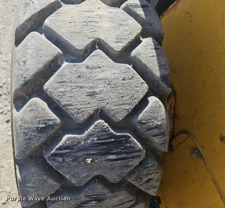 image for item DS4713 2014 John Deere 320E skid steer loader