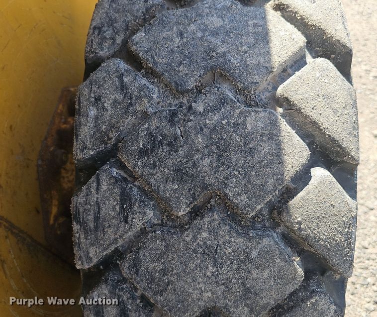 image for item DS4713 2014 John Deere 320E skid steer loader