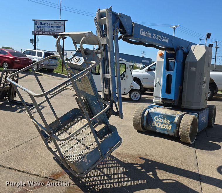 image for item DS4742 2000 Genie Z-30/20N vertical lift