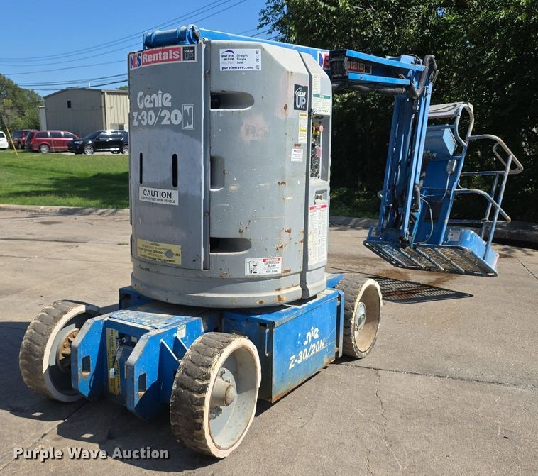 image for item DS4742 2000 Genie Z-30/20N vertical lift