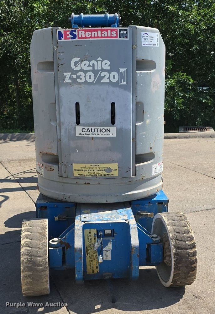 image for item DS4742 2000 Genie Z-30/20N vertical lift
