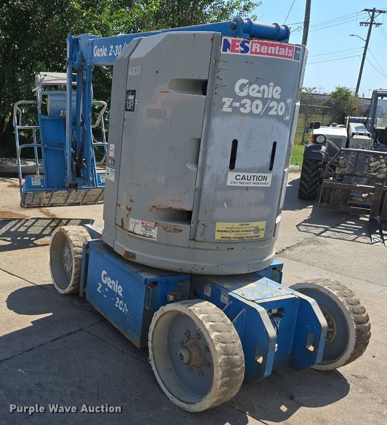 image for item DS4742 2000 Genie Z-30/20N vertical lift
