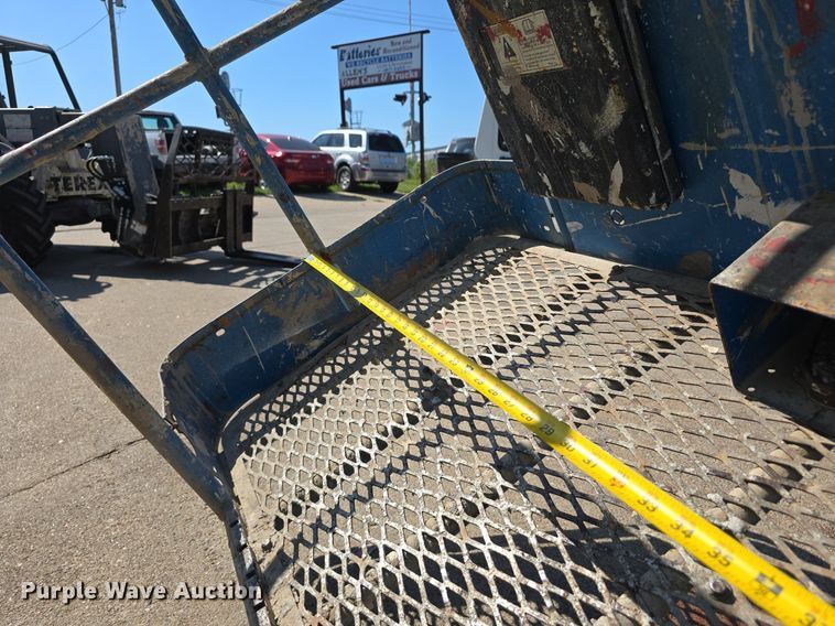 image for item DS4742 2000 Genie Z-30/20N vertical lift