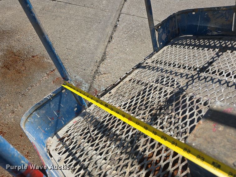 image for item DS4742 2000 Genie Z-30/20N vertical lift