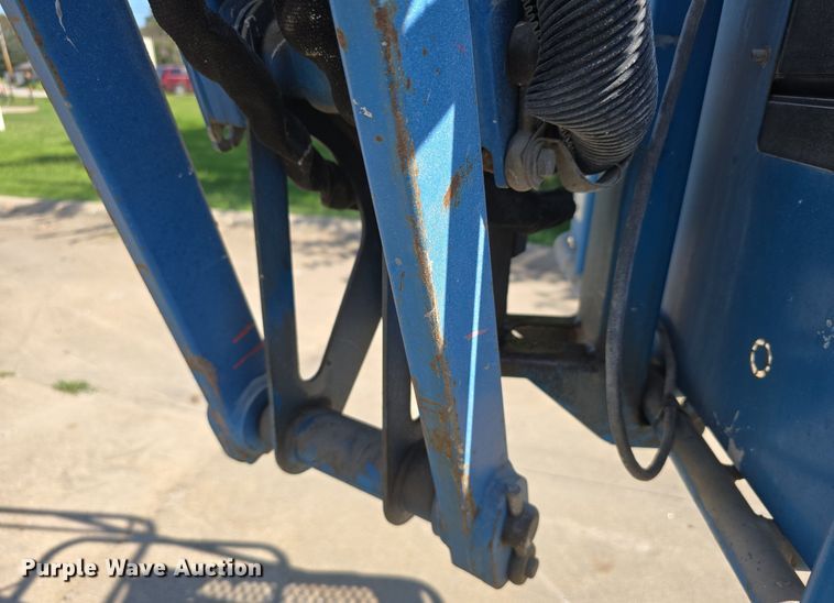 image for item DS4742 2000 Genie Z-30/20N vertical lift