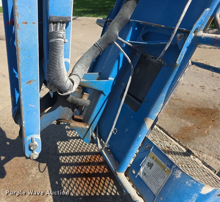 image for item DS4742 2000 Genie Z-30/20N vertical lift