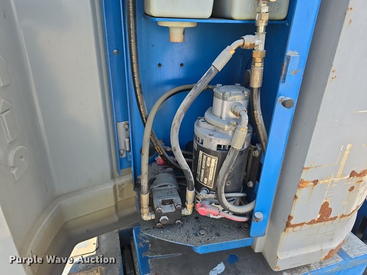 image for item DS4742 2000 Genie Z-30/20N vertical lift