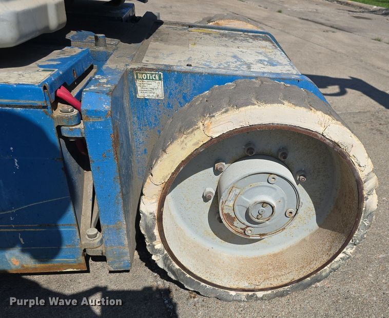 image for item DS4742 2000 Genie Z-30/20N vertical lift