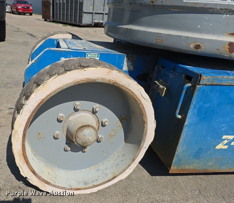 image for item DS4742 2000 Genie Z-30/20N vertical lift