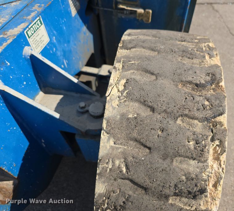 image for item DS4742 2000 Genie Z-30/20N vertical lift