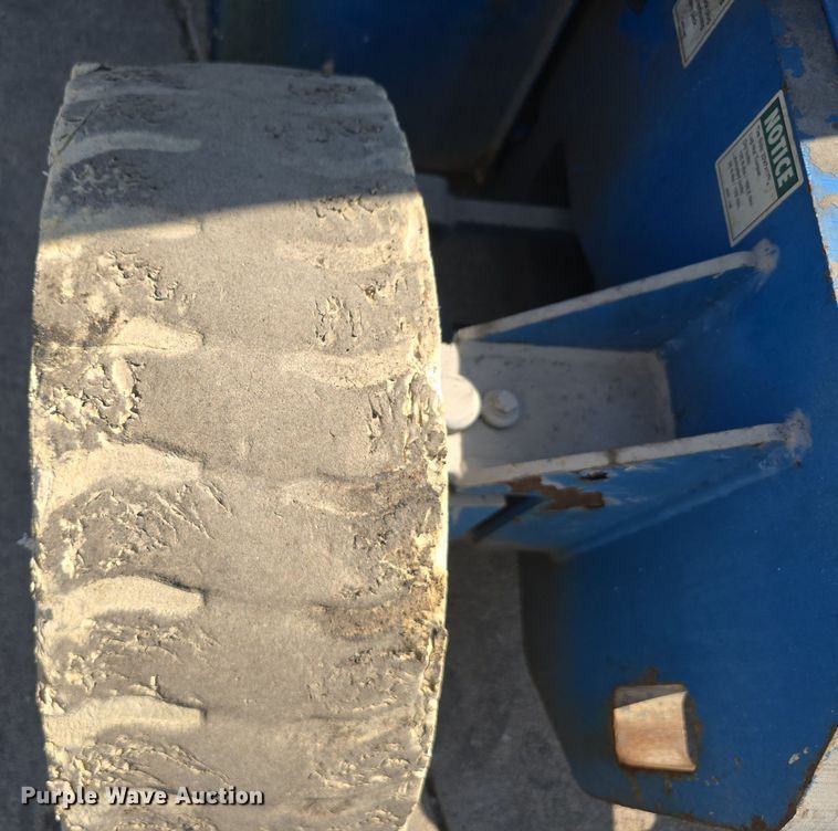 image for item DS4742 2000 Genie Z-30/20N vertical lift