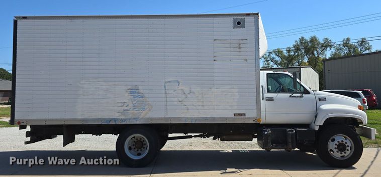 image for item DS4743 2000 GMC C6500 box truck