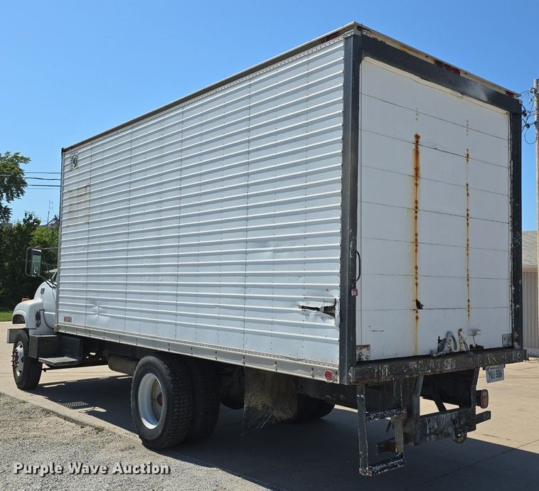 image for item DS4743 2000 GMC C6500 box truck