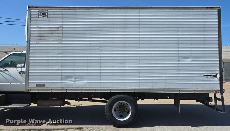 image for item DS4743 2000 GMC C6500 box truck