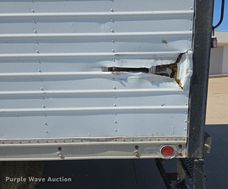 image for item DS4743 2000 GMC C6500 box truck