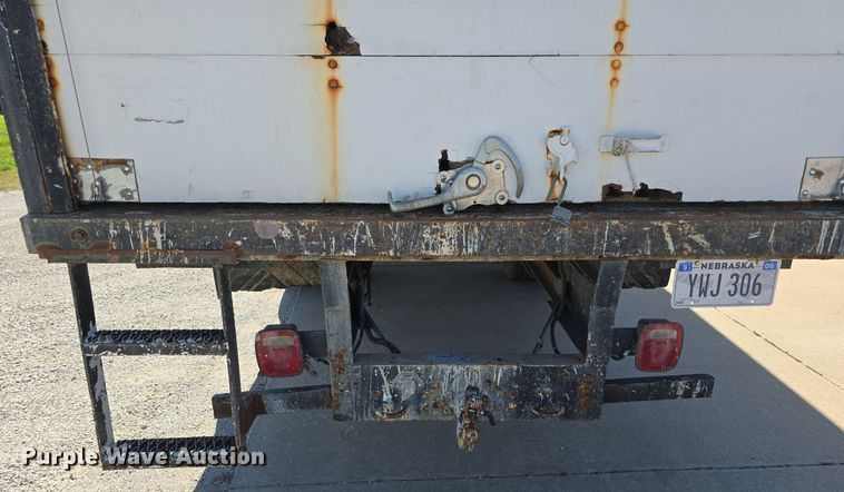 image for item DS4743 2000 GMC C6500 box truck