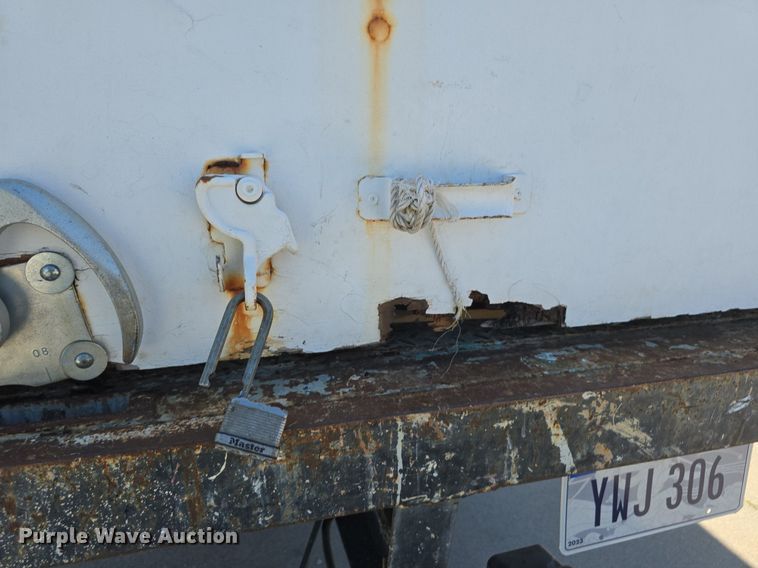 image for item DS4743 2000 GMC C6500 box truck