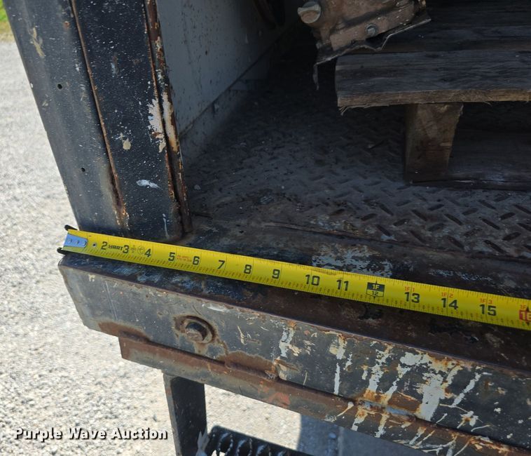 image for item DS4743 2000 GMC C6500 box truck