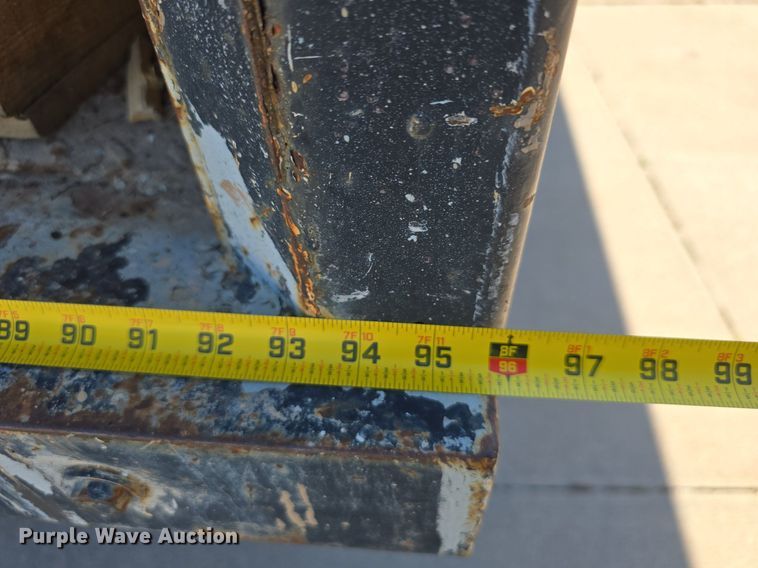 image for item DS4743 2000 GMC C6500 box truck