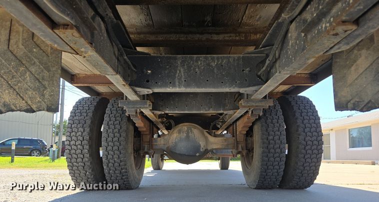 image for item DS4743 2000 GMC C6500 box truck