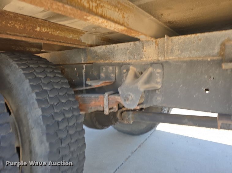 image for item DS4743 2000 GMC C6500 box truck