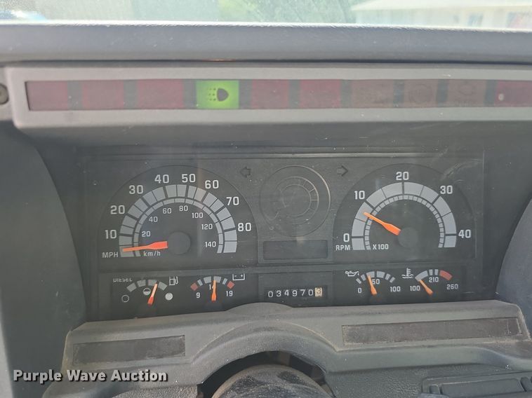 image for item DS4743 2000 GMC C6500 box truck