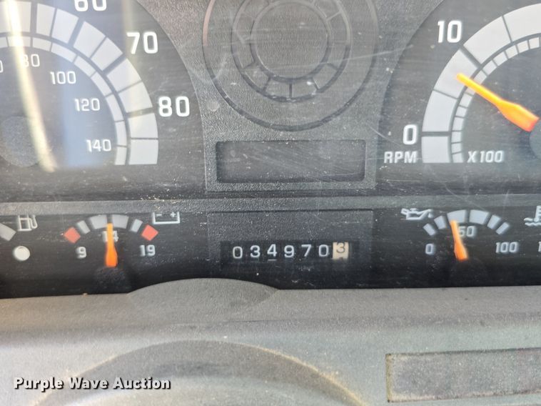 image for item DS4743 2000 GMC C6500 box truck