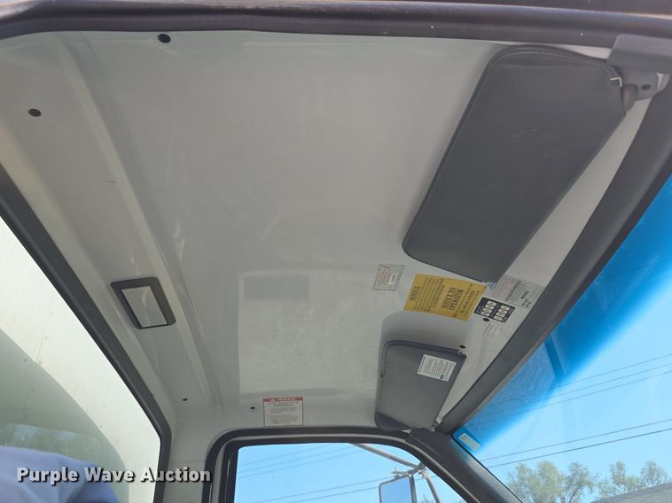 image for item DS4743 2000 GMC C6500 box truck