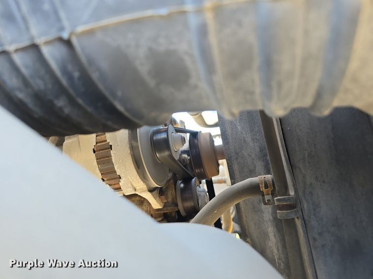 image for item DS4743 2000 GMC C6500 box truck