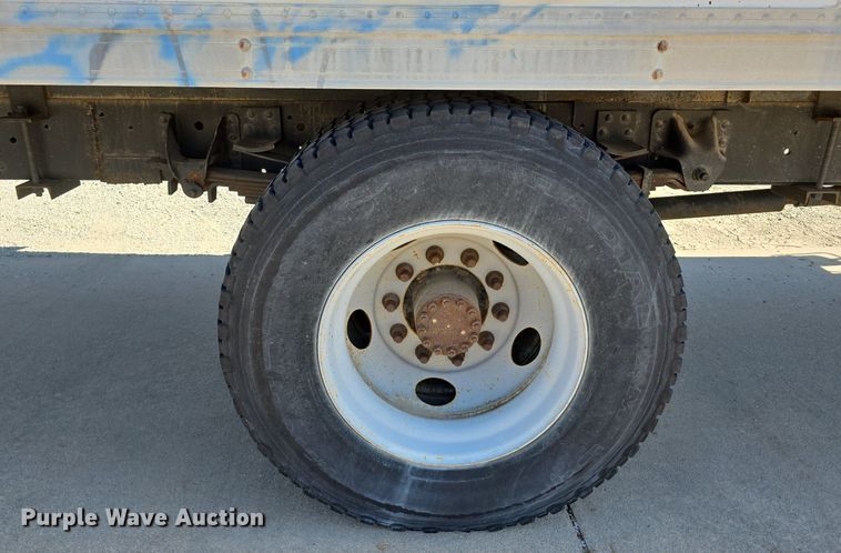 image for item DS4743 2000 GMC C6500 box truck