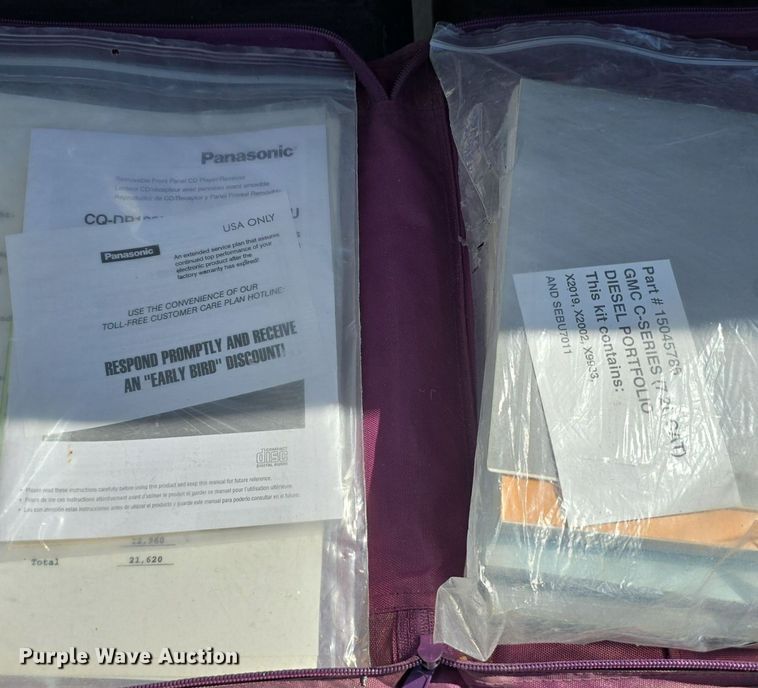 image for item DS4743 2000 GMC C6500 box truck