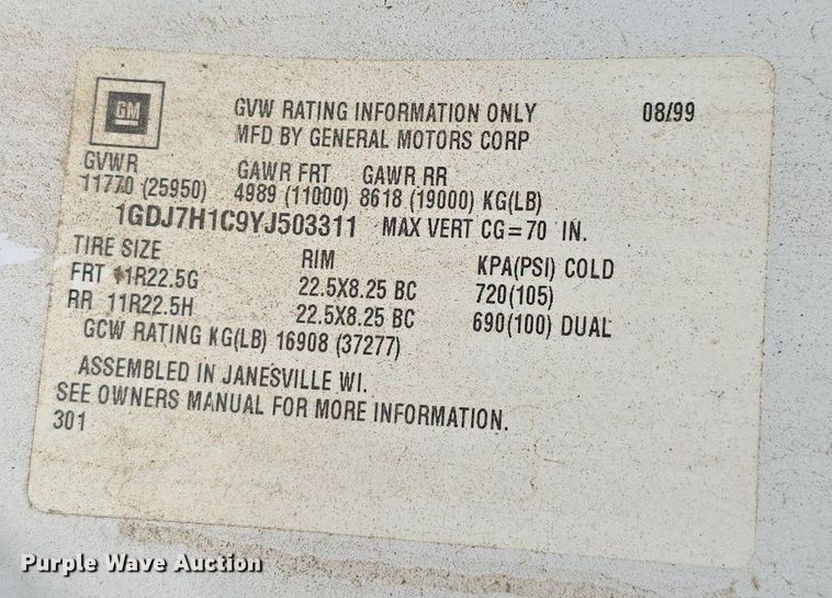 image for item DS4743 2000 GMC C6500 box truck