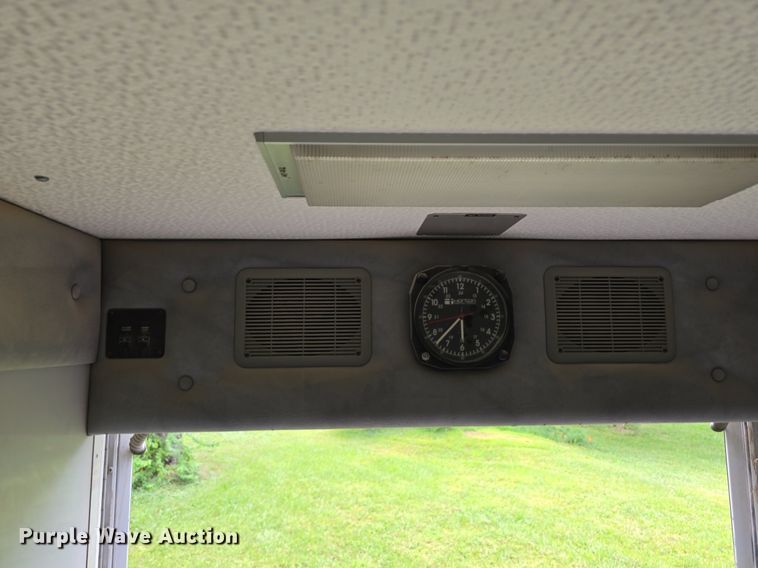 image for item DS4751 2000 International 4700 ambulance