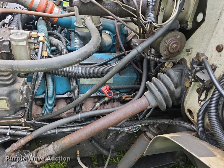 image for item DS4751 2000 International 4700 ambulance