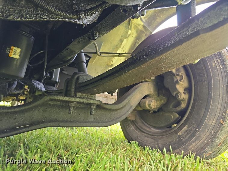 image for item DS4751 2000 International 4700 ambulance