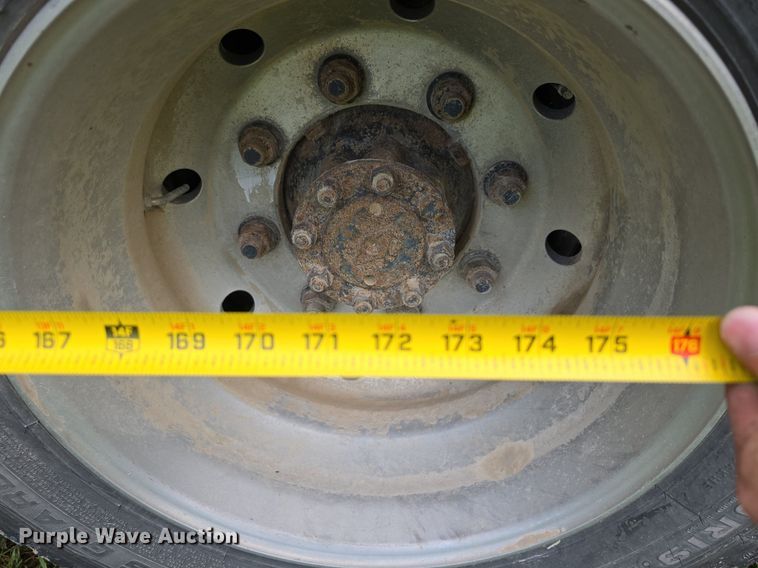 image for item DS4751 2000 International 4700 ambulance