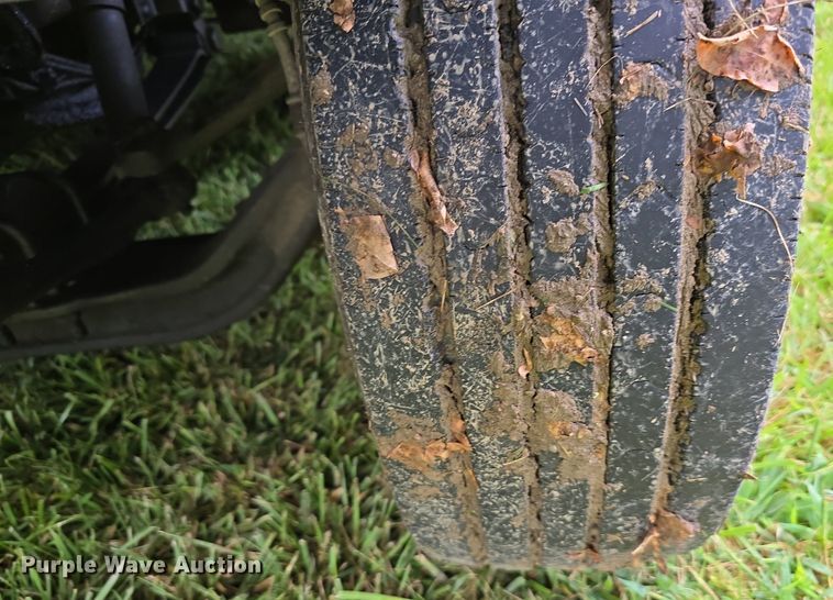 image for item DS4751 2000 International 4700 ambulance