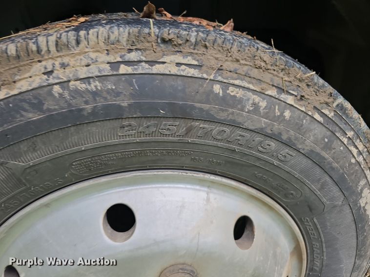 image for item DS4751 2000 International 4700 ambulance