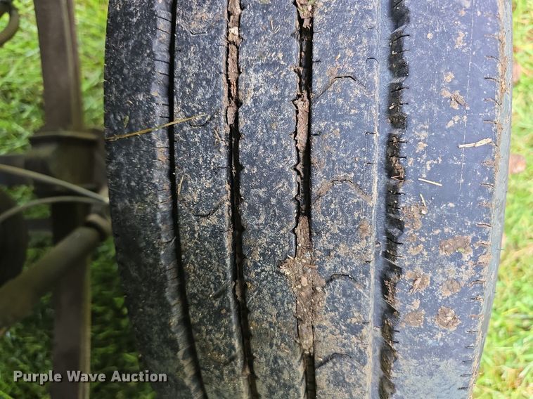 image for item DS4751 2000 International 4700 ambulance