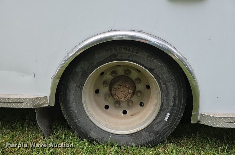 image for item DS4751 2000 International 4700 ambulance