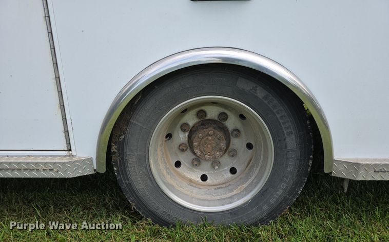 image for item DS4751 2000 International 4700 ambulance