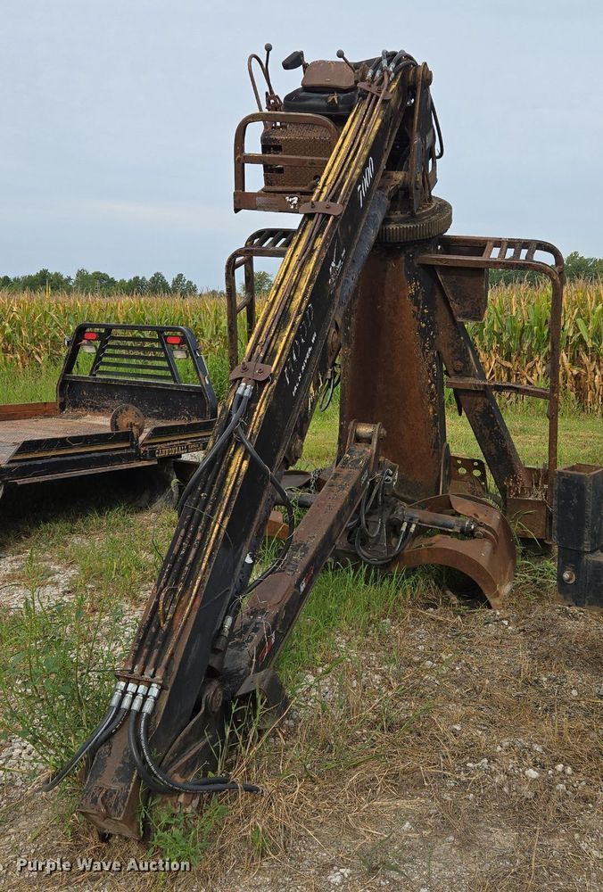 image for item DT7750 Hood 7000 truck mounted grapple 