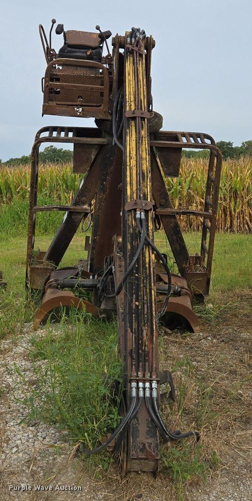 image for item DT7750 Hood 7000 truck mounted grapple 