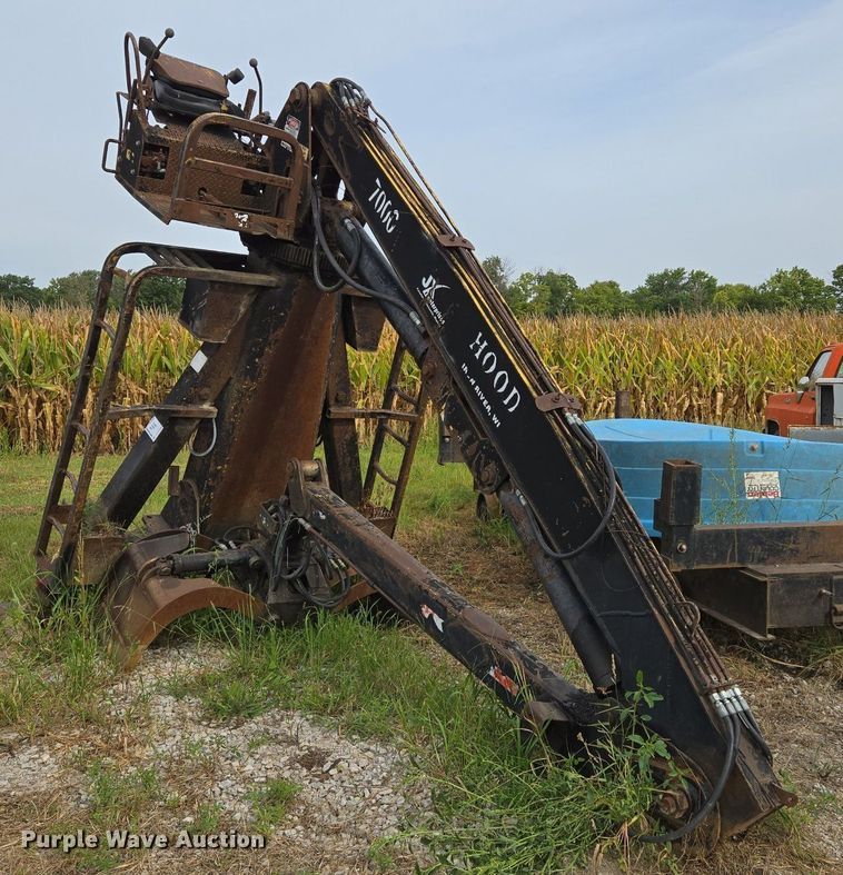 image for item DT7750 Hood 7000 truck mounted grapple 