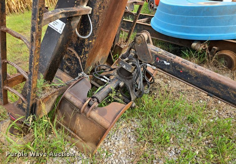 image for item DT7750 Hood 7000 truck mounted grapple 