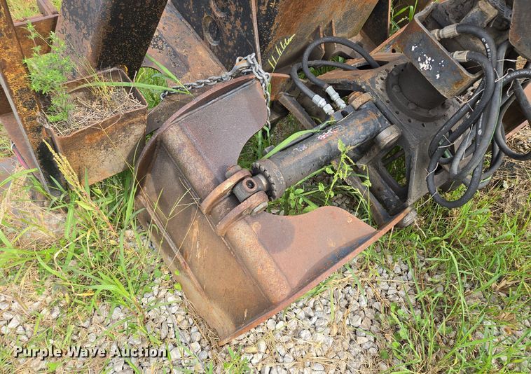 image for item DT7750 Hood 7000 truck mounted grapple 